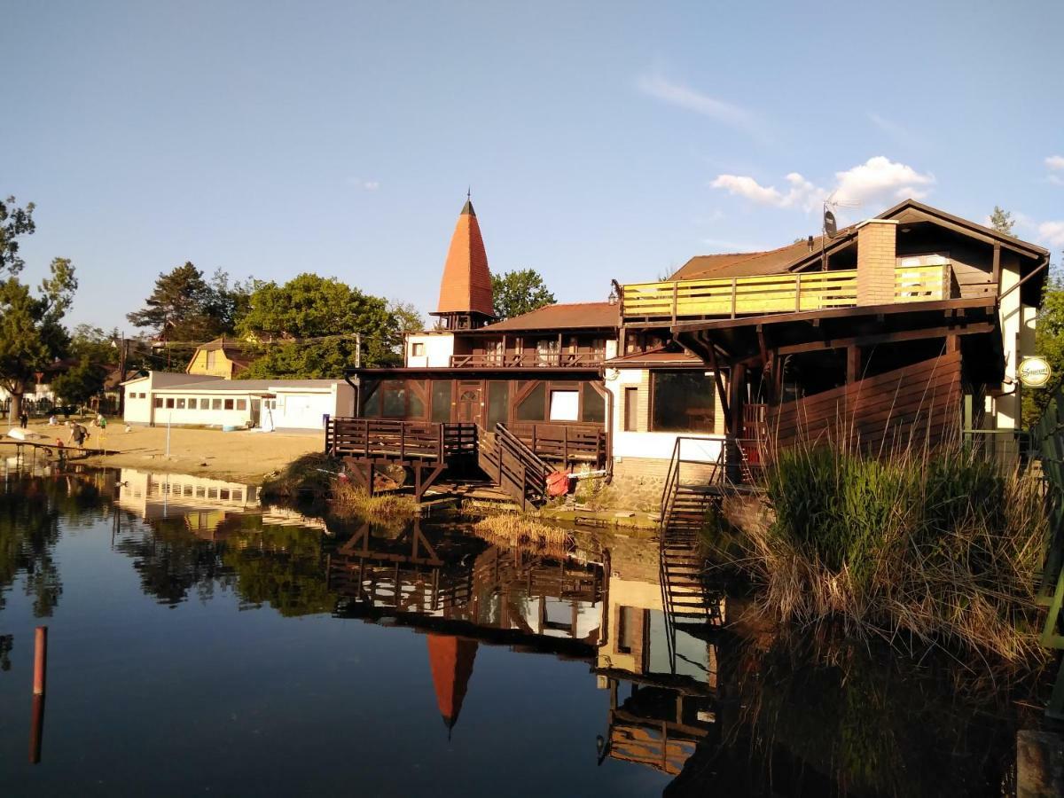 Bed and Breakfast Tavi Panzio Es Etterem Верешедьхаз Екстер'єр фото