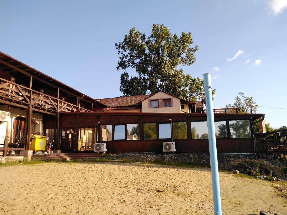 Bed and Breakfast Tavi Panzio Es Etterem Верешедьхаз Екстер'єр фото