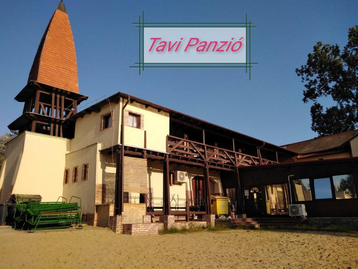 Bed and Breakfast Tavi Panzio Es Etterem Верешедьхаз Екстер'єр фото