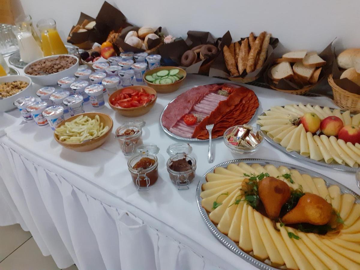 Bed and Breakfast Tavi Panzio Es Etterem Верешедьхаз Екстер'єр фото